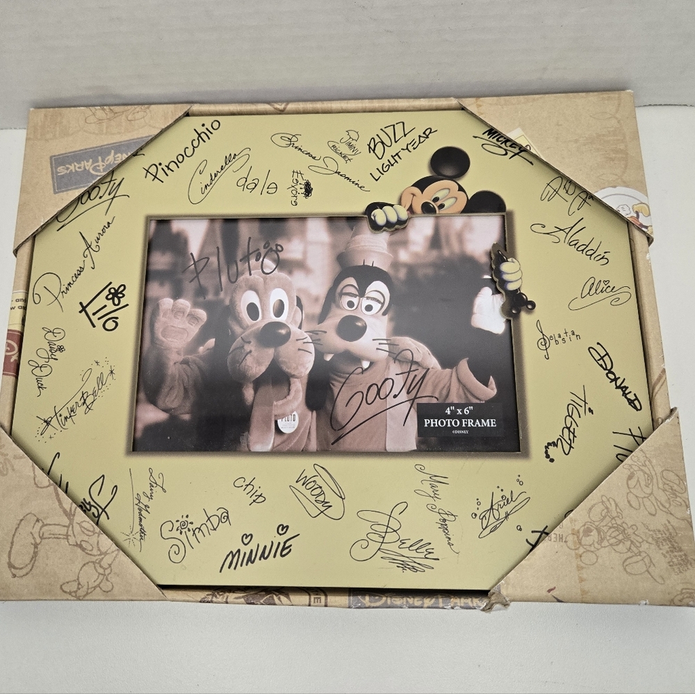Disney Parks Mickey Mouse & Friends Character Autograph Photo Picture Frame NEW
